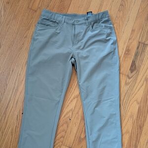 Greg Norman Collection Slim Chinos in Gray